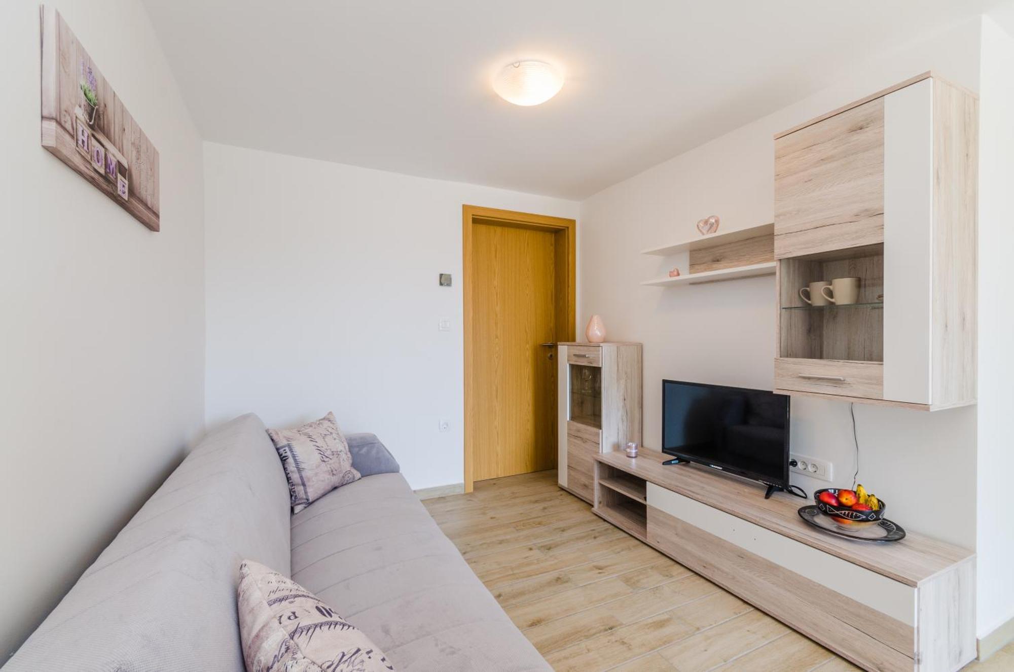 Leng Appartement Dramalj Buitenkant foto