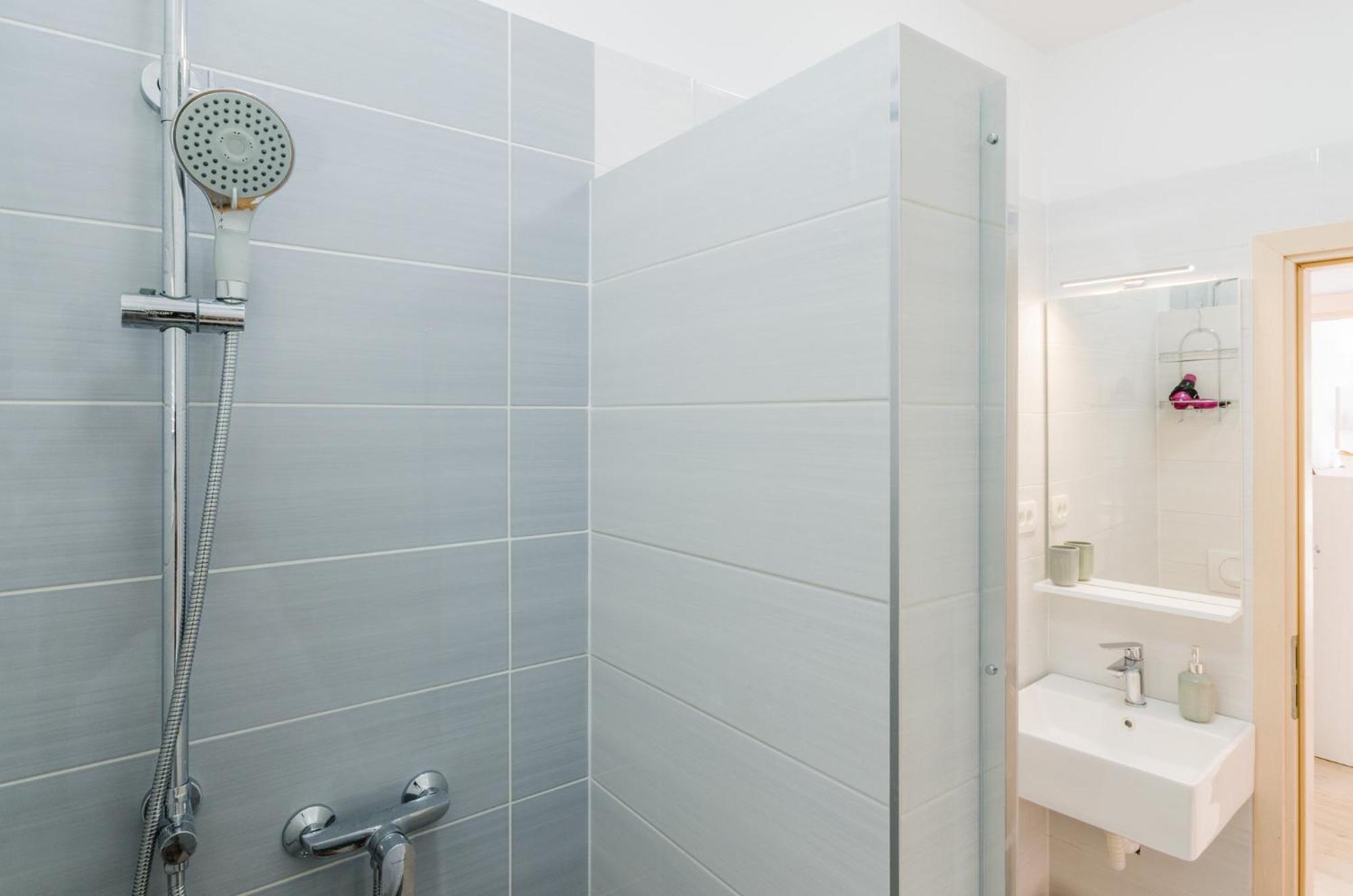Leng Appartement Dramalj Buitenkant foto