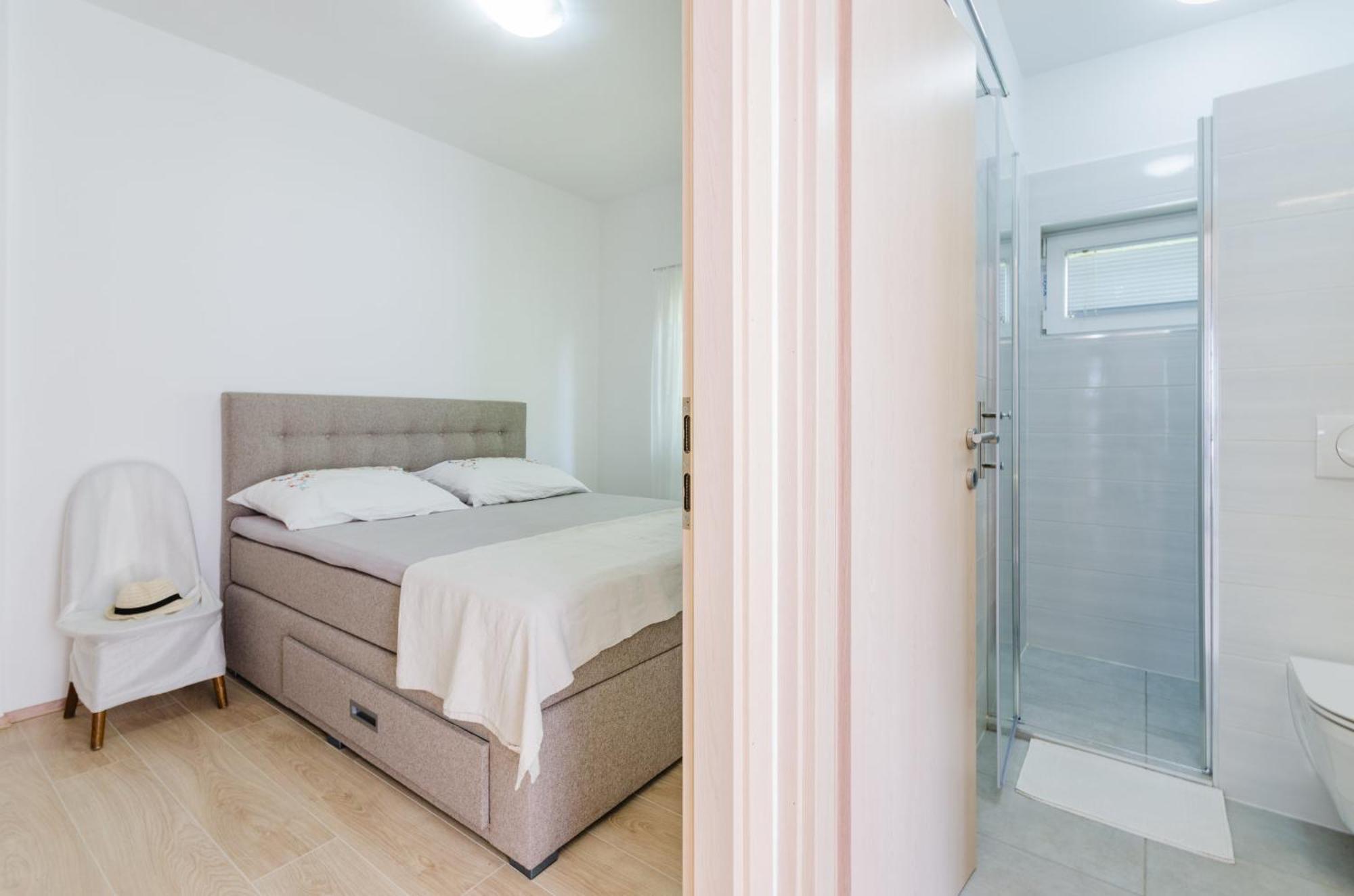 Leng Appartement Dramalj Buitenkant foto